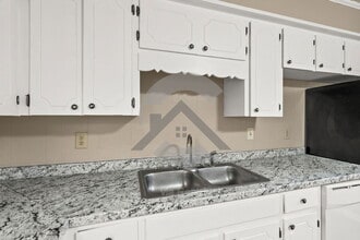 2403 Broadview Ave in Conway, AR - Building Photo - Building Photo