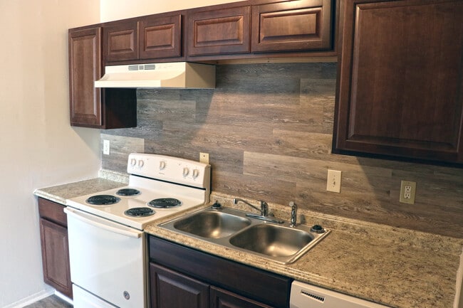 Pines Lapeer West Apartments