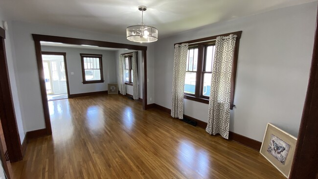 property at 917 Michigan Ave