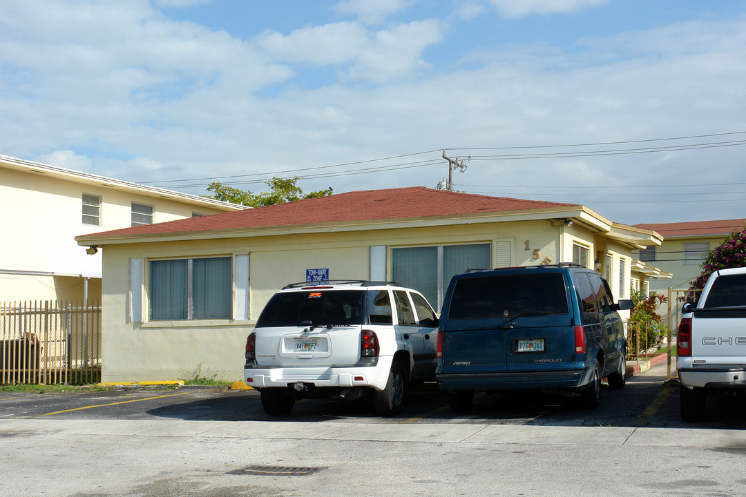 155 W 7th St in Hialeah, FL - Building Photo