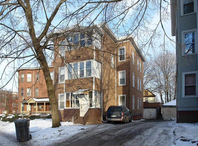 356-358 Maple Ave in Hartford, CT - Foto de edificio - Building Photo