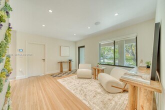 1940 SW 32nd Pl in Miami, FL - Building Photo - Building Photo