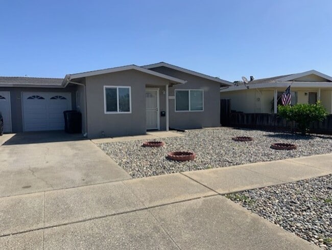 property at 656 E Bronte Ave