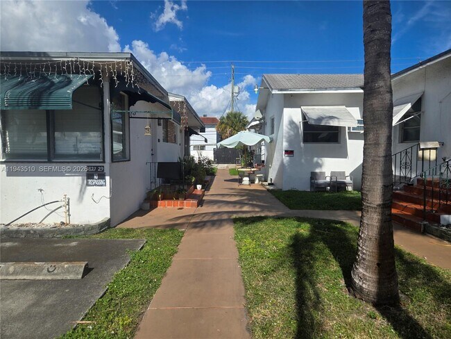 property at 1825 Lincoln St