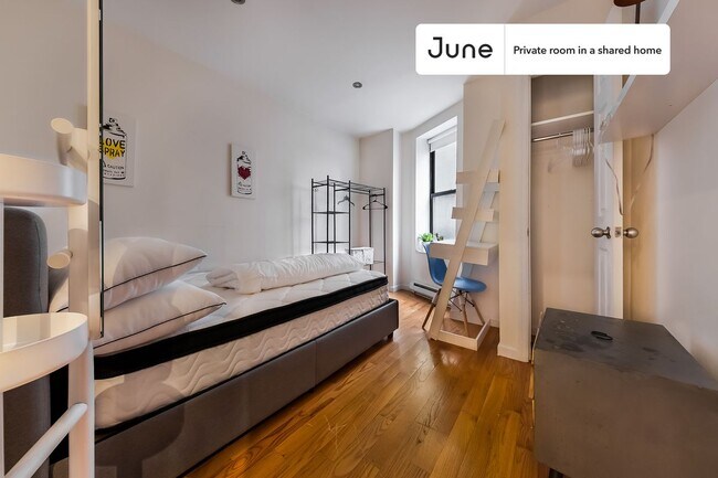 Private bedroom in 4 bed/2 bath Home in New York, NY - Building Photo - Building Photo