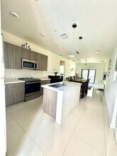 4725 NW 85th Ave in Doral, FL - Building Photo - Building Photo