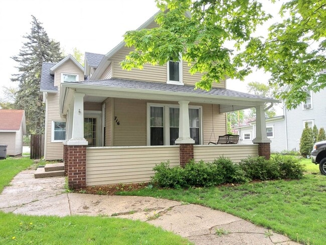 property at 716 S 8th St