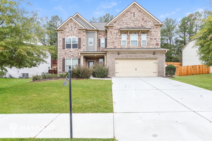 7217 Demeter Dr in Atlanta, GA - Building Photo