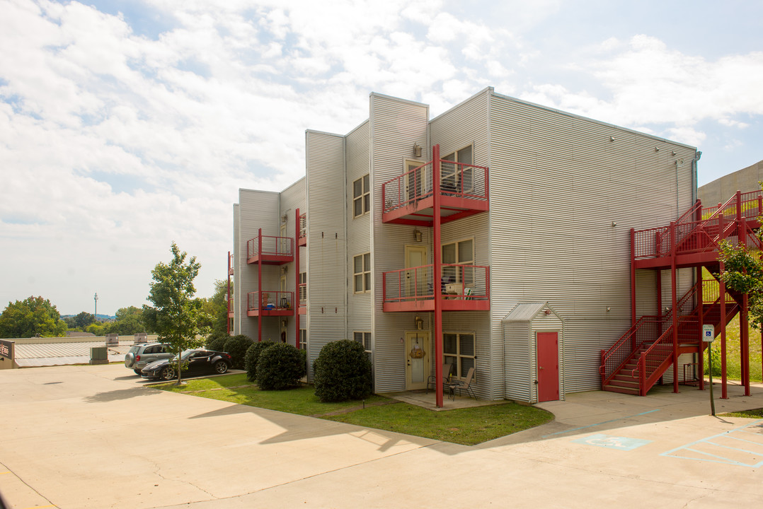 Sergeant's Apartments in Chattanooga, TN - Building Photo