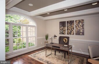 6125 Old Dominion Dr in McLean, VA - Building Photo - Building Photo