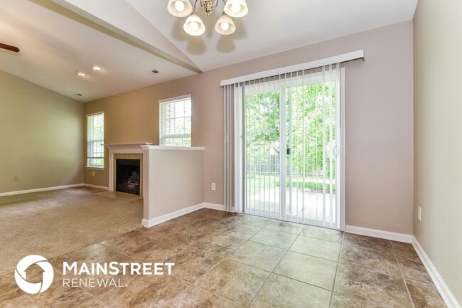 1942 Mare Ave, Unit 2303 in Indianapolis, IN - Foto de edificio - Building Photo