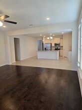 817 Holbrook Rd, Unit 811W in Springtown, TX - Foto de edificio - Building Photo