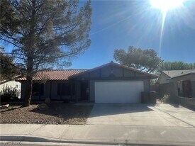 2408 La Estrella St in Henderson, NV - Building Photo