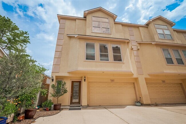 1419 Thompson St in Houston, TX - Building Photo - Building Photo
