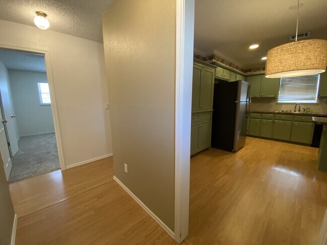 928 Jona Kay Terrace in Norman, OK - Building Photo - Building Photo