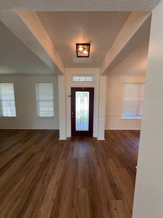 8826 Burleson Ct in Houston, TX - Building Photo - Building Photo