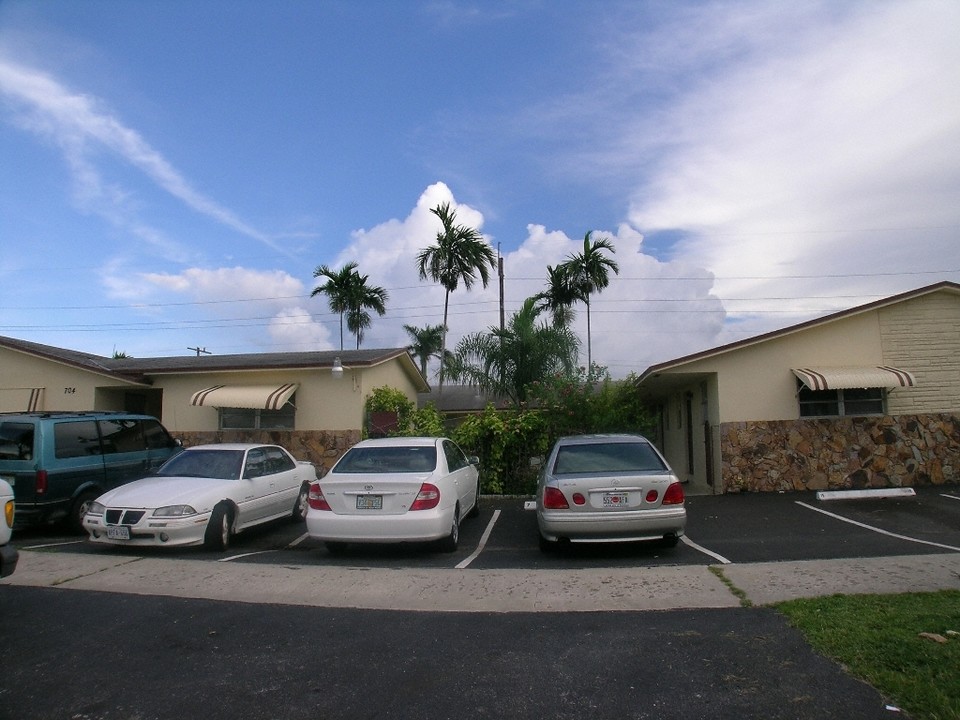 Hollywood Gulfstream RaceTrack in Hallandale, FL - Building Photo