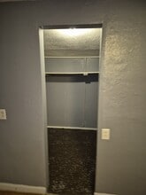 6135 Emerald Ave in Ferguson, MO - Building Photo - Building Photo