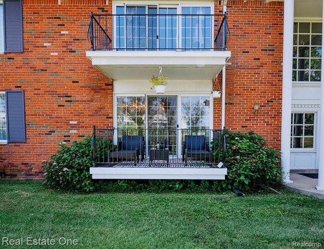 430 Fox Hills Dr S in Bloomfield Township, MI - Building Photo - Building Photo