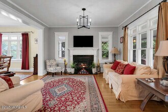 137 E Bergen Pl in Red Bank, NJ - Building Photo - Building Photo