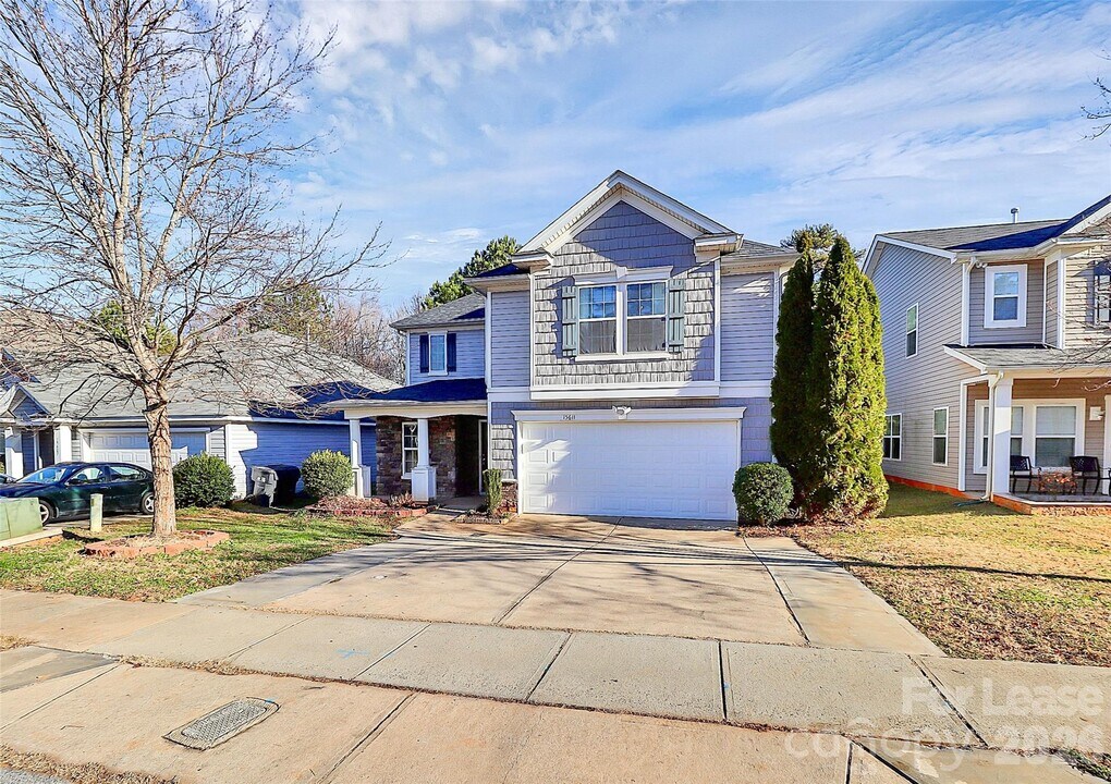 15611 Normans Landing Dr in Charlotte, NC - Building Photo