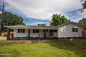 408 Martin Luther King Jr Dr in Lafayette, LA - Building Photo - Building Photo