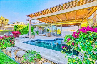 10 Colonial Dr in Rancho Mirage, CA - Building Photo - Building Photo