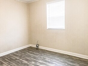 150 S John Sims Pkwy in Valparaiso, FL - Building Photo - Building Photo