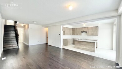 148 Terry Fox Dr in Barrie, ON - Building Photo - Building Photo