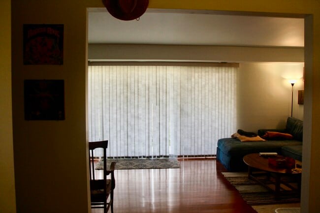 11606 Vantage Hill Rd, Unit 1A in Reston, VA - Foto de edificio - Building Photo