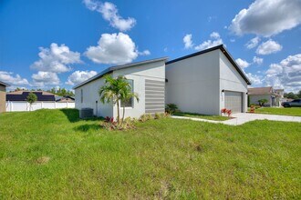 362 Elderberry Ct in Poinciana, FL - Building Photo - Building Photo