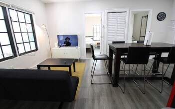 921 SW 9th St in Miami, FL - Building Photo - Building Photo