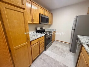 228 SW Chartwell Cir in Lee's Summit, MO - Building Photo - Building Photo