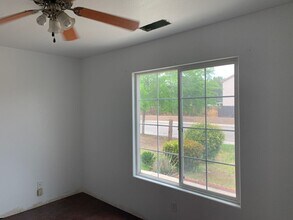 2962 Santa Ana Ave in Clovis, CA - Building Photo - Building Photo