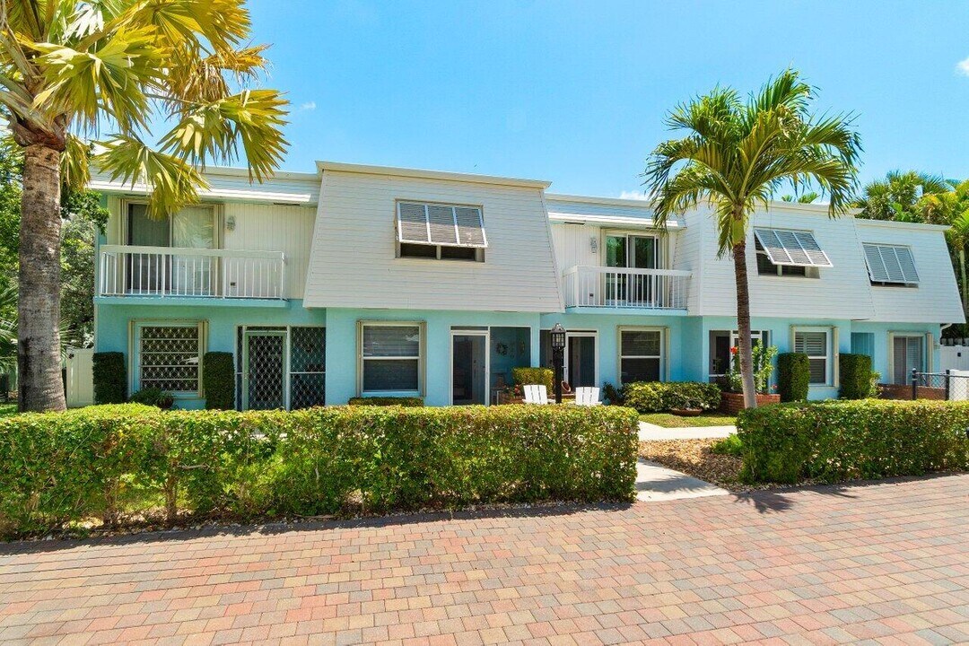 842 SE 19th Ave in Deerfield Beach, FL - Building Photo