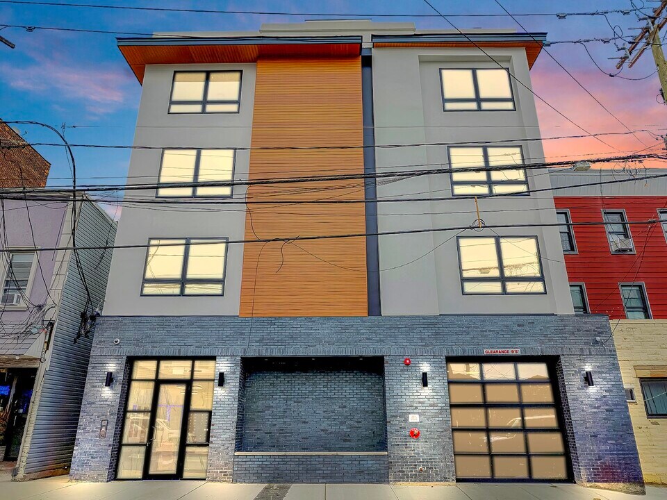 6710 Park Ave in Guttenberg, NJ - Building Photo