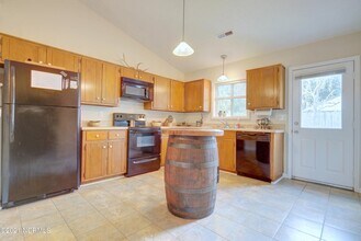 107 Corey Cir in Jacksonville, NC - Building Photo - Building Photo