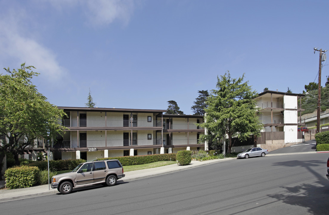 Patios Del Sol Apartments in Santa Barbara, CA - Building Photo