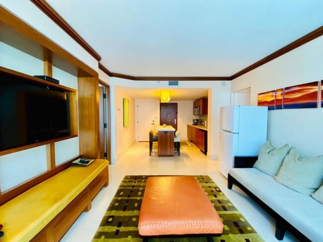 6801 Collins Ave, Unit SI ID1522054P in Miami Beach, FL - Foto de edificio - Building Photo