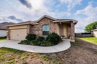 268 Forest Moon Ln in Kyle, TX - Building Photo - Building Photo