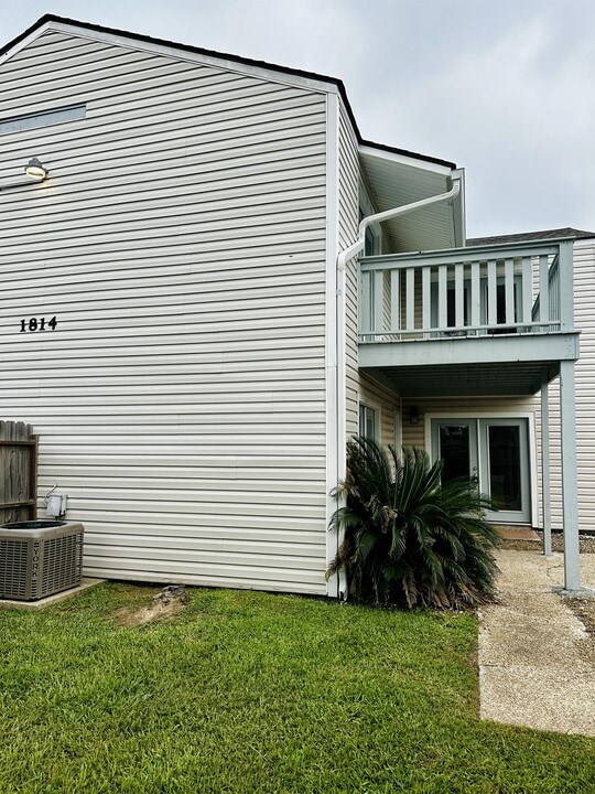 1814 Fox Run Dr in Lake Charles, LA - Building Photo