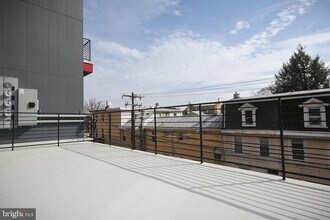 6162 Ridge Ave in Philadelphia, PA - Building Photo - Building Photo