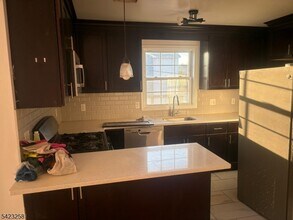 1019 E Grand St in Elizabeth, NJ - Building Photo - Building Photo