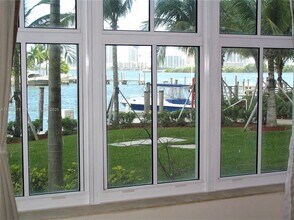 3340 NE 190th St in Miami, FL - Foto de edificio - Building Photo