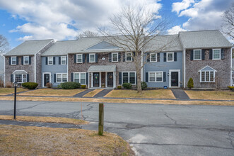 Briarwood Condominium in West Yarmouth, MA - Building Photo - Building Photo