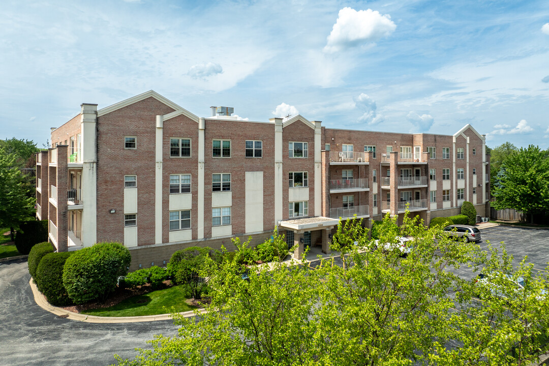 1200 S Prospect Ave in Elmhurst, IL - Foto de edificio