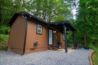 584 Old Hwy 129 in Robbinsville, NC - Building Photo - Building Photo