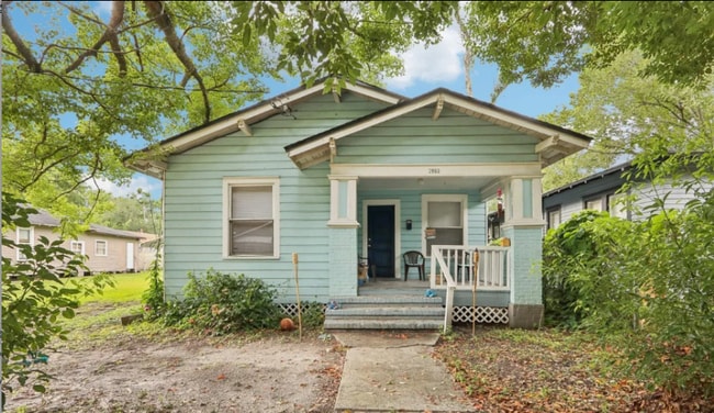 property at 2963 Spencer St