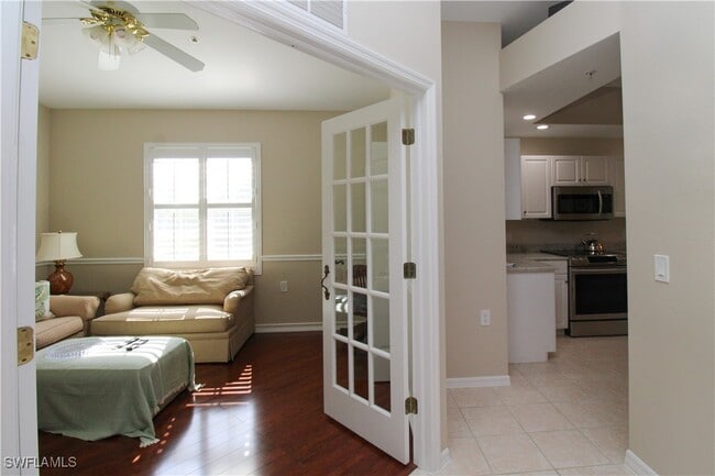 3435 Laurelgreens Ln S