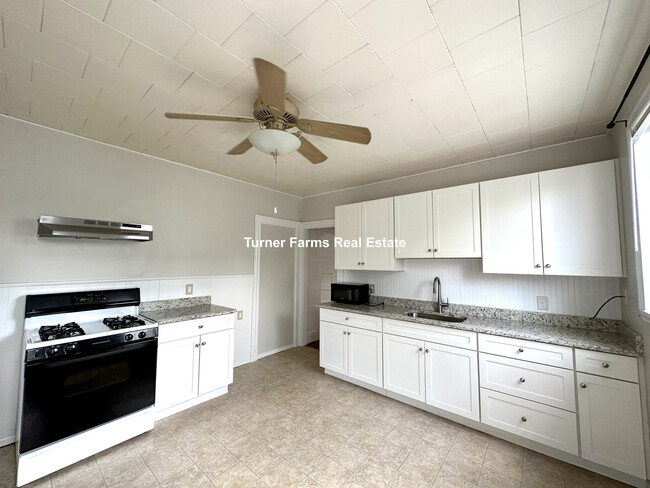 30 Roseclair St, Unit 1
